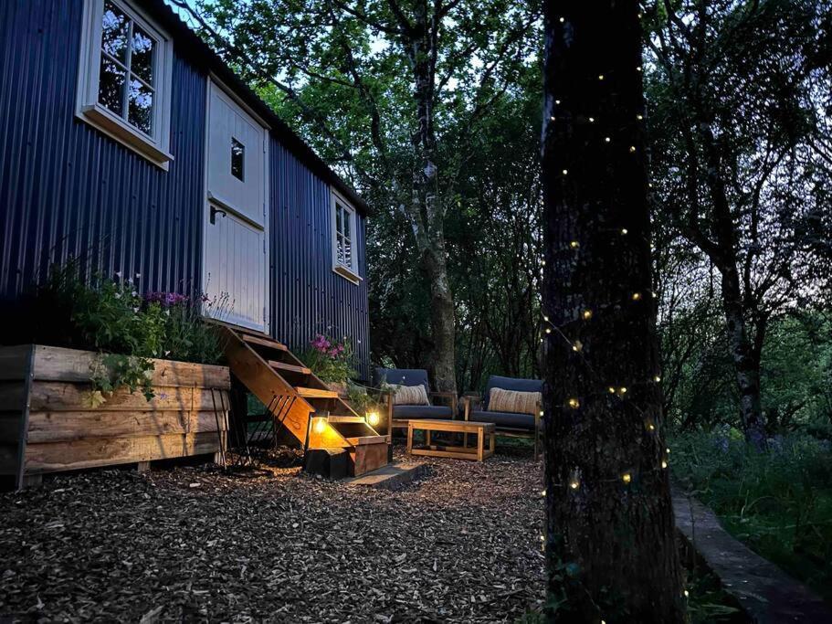 Cornwall Woodland Shepherd'S Hut - Dennis Hut 보드민 외부 사진